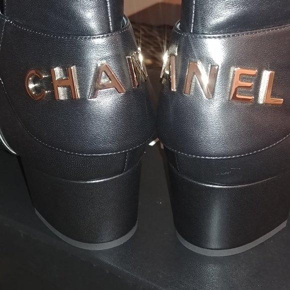 Chanel Lambskin and Velvet ankle boots - Picture 8 of 12